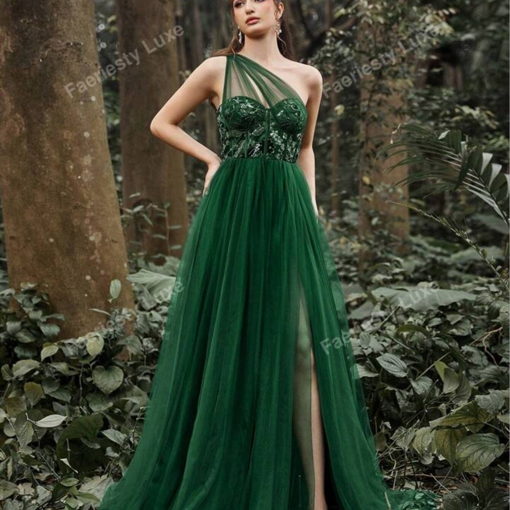 Faeblesy Luxe One Shoulder Green Dress